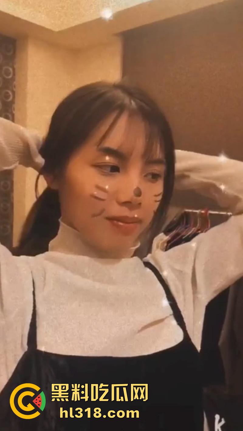 台湾极品幼师【赵舒妤】,细腰翘臀身材极品,背着男友和富二代偷情,结果视频被男友发现曝光!-1