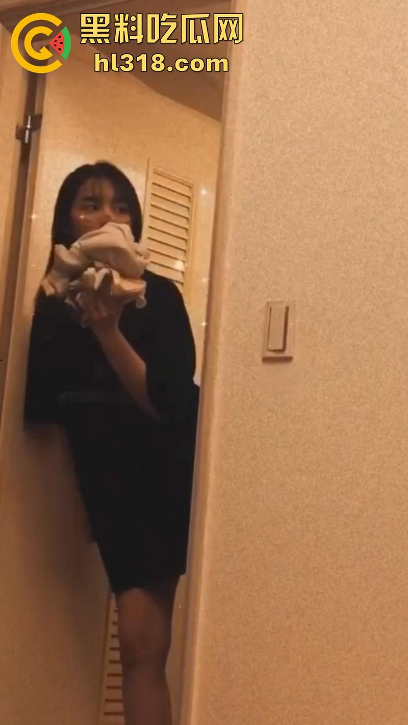 台湾极品幼师【赵舒妤】,细腰翘臀身材极品,背着男友和富二代偷情,结果视频被男友发现曝光!-4