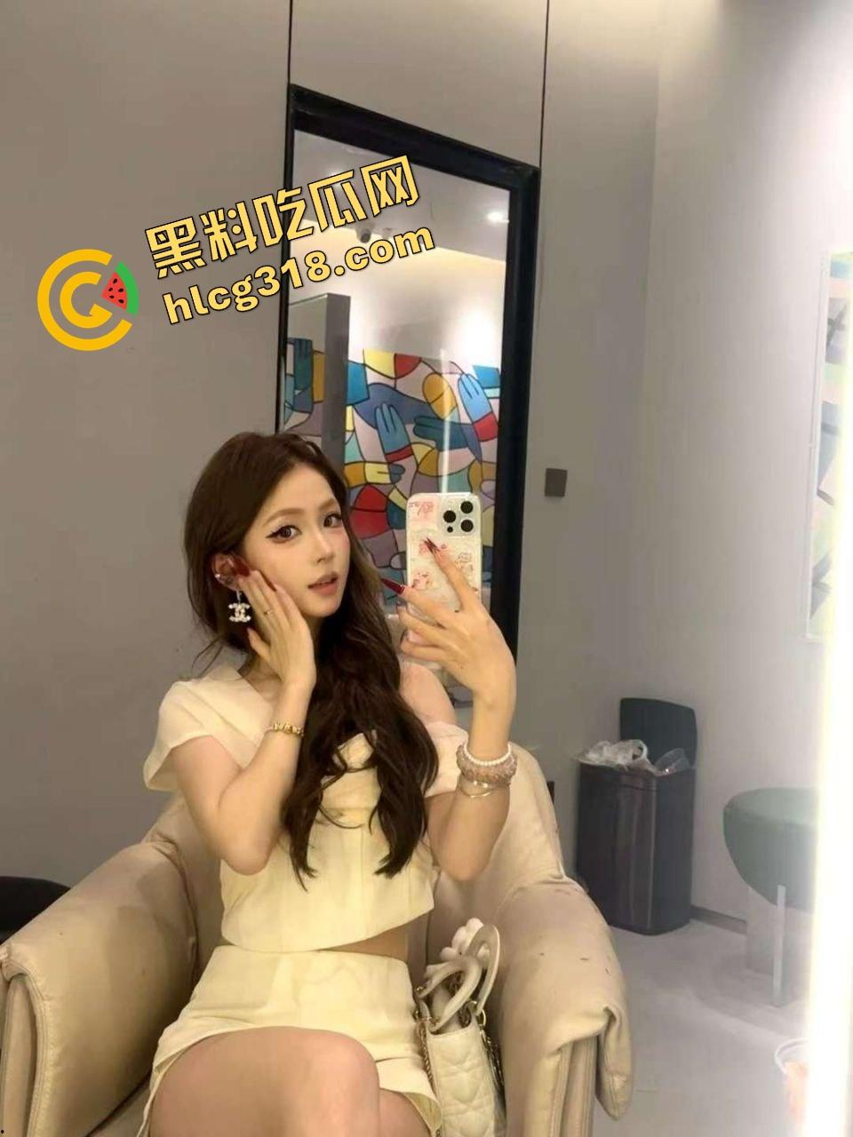 南昌技校大长腿学姐『赵曼曼』骚脚白虎夹屌被操到喷水,大长腿架头顶姿势真他妈绝,内射姿势太骚了!-1