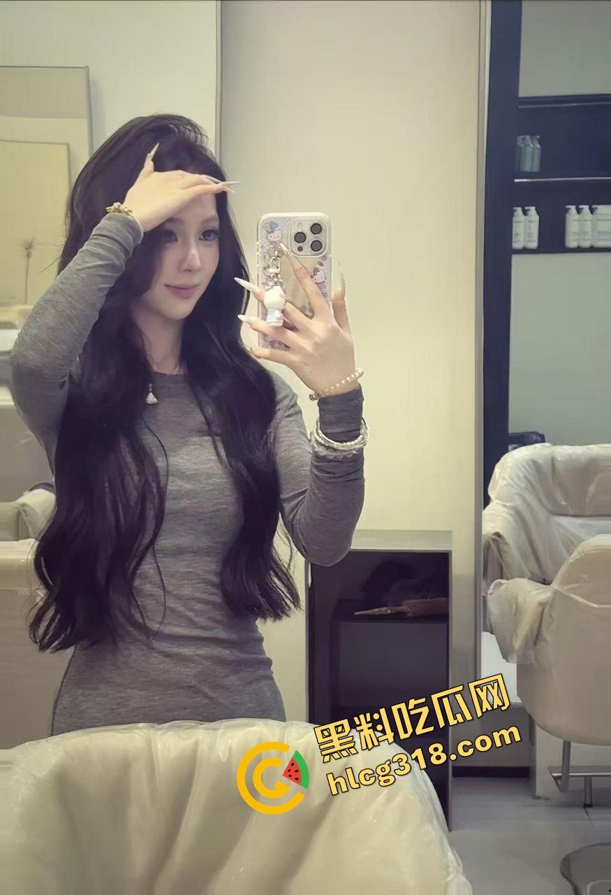 南昌技校大长腿学姐『赵曼曼』骚脚白虎夹屌被操到喷水,大长腿架头顶姿势真他妈绝,内射姿势太骚了!-5