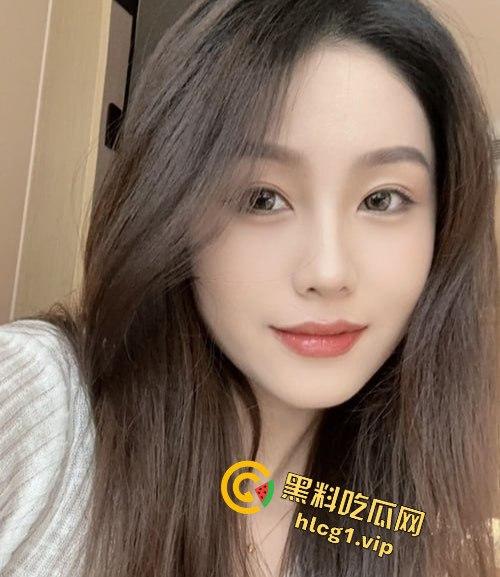 上海五矿美女交易员何麦伢私密视频流出!白领清纯表象下竟藏着如此大胆的秘密!-4