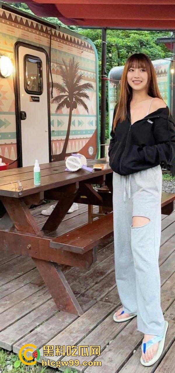 广东茂名宝马4S店女销售『 叶晓靖 』卖车新模式,买车送陪睡,咨询就发裸照,这业绩做得卖车又卖逼!-3