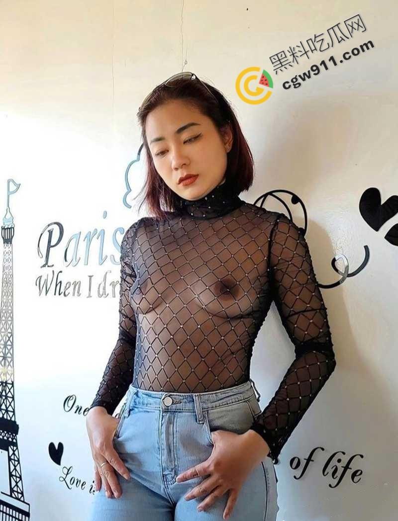 湖南人妻【黄小桃】的大胆暴露挑逗!真空逛街,夹着肛塞大胆露穴,寻求刺激后被爆操-6