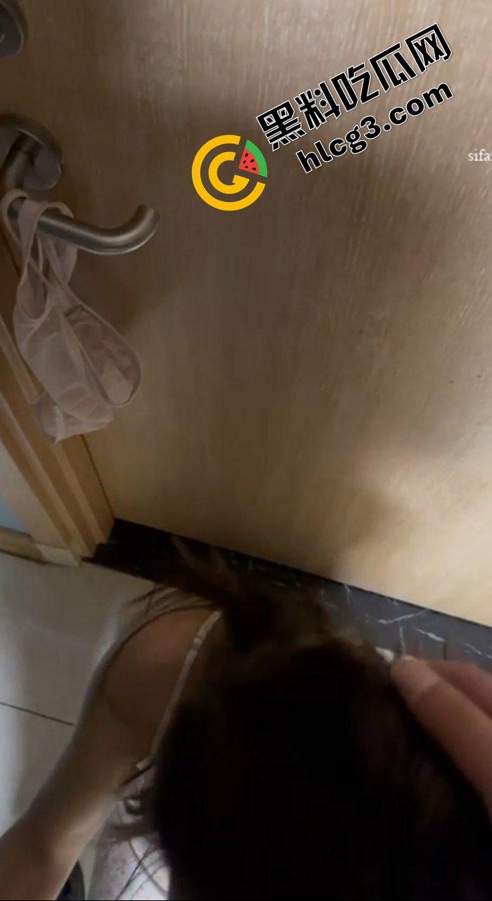 大神真实乱伦大姨子 推特『喜欢我的大姨子』各种爆操大姨子 记录多场景性爱视频流出!-12