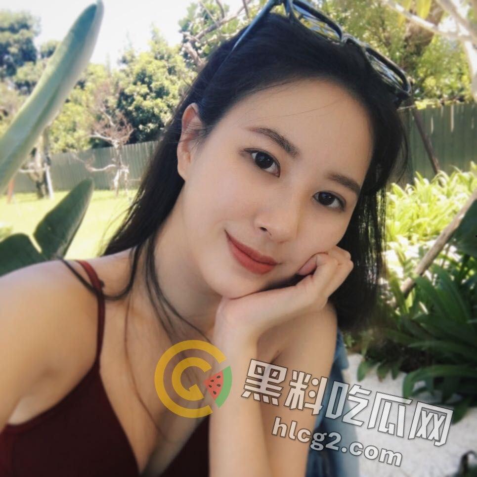 台湾新闻传播大学极品美女生活照与大尺度视频遭ICOLD外泄,床上表现让人惊叹!-2