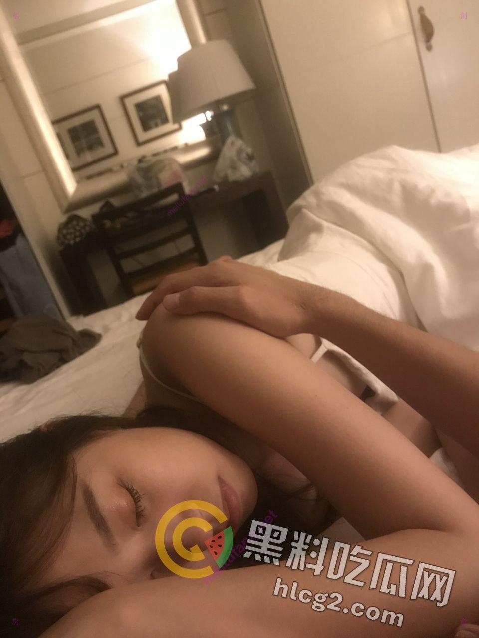 台湾新闻传播大学极品美女生活照与大尺度视频遭ICOLD外泄,床上表现让人惊叹!-17