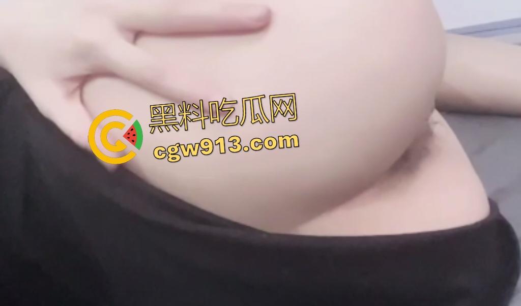 B站萝莉主播【栗酥酥酥】,变身风骚小护士!清纯外表下露奶摸逼,舔着手指意淫做爱!-8