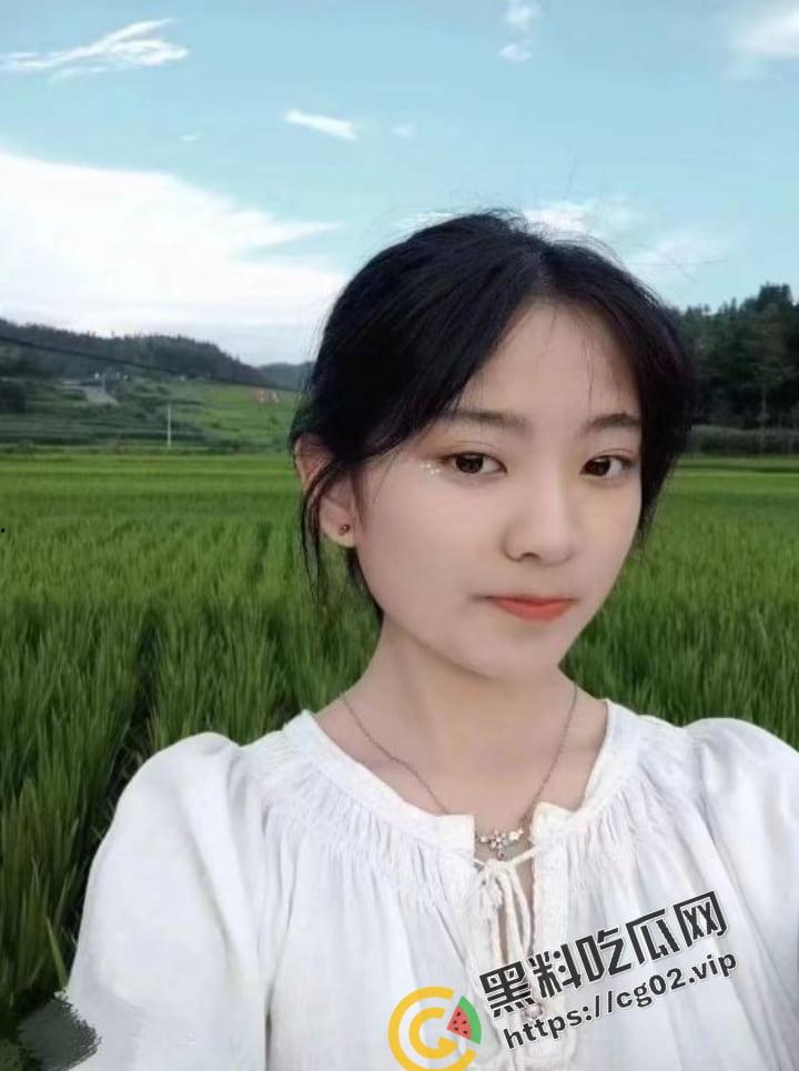 贵州财经学院 商务英语专业 长相清纯的反差骚母狗【常雪】与男友兄弟约炮 现实版本的我跟你拜把子你惦记我马子-5