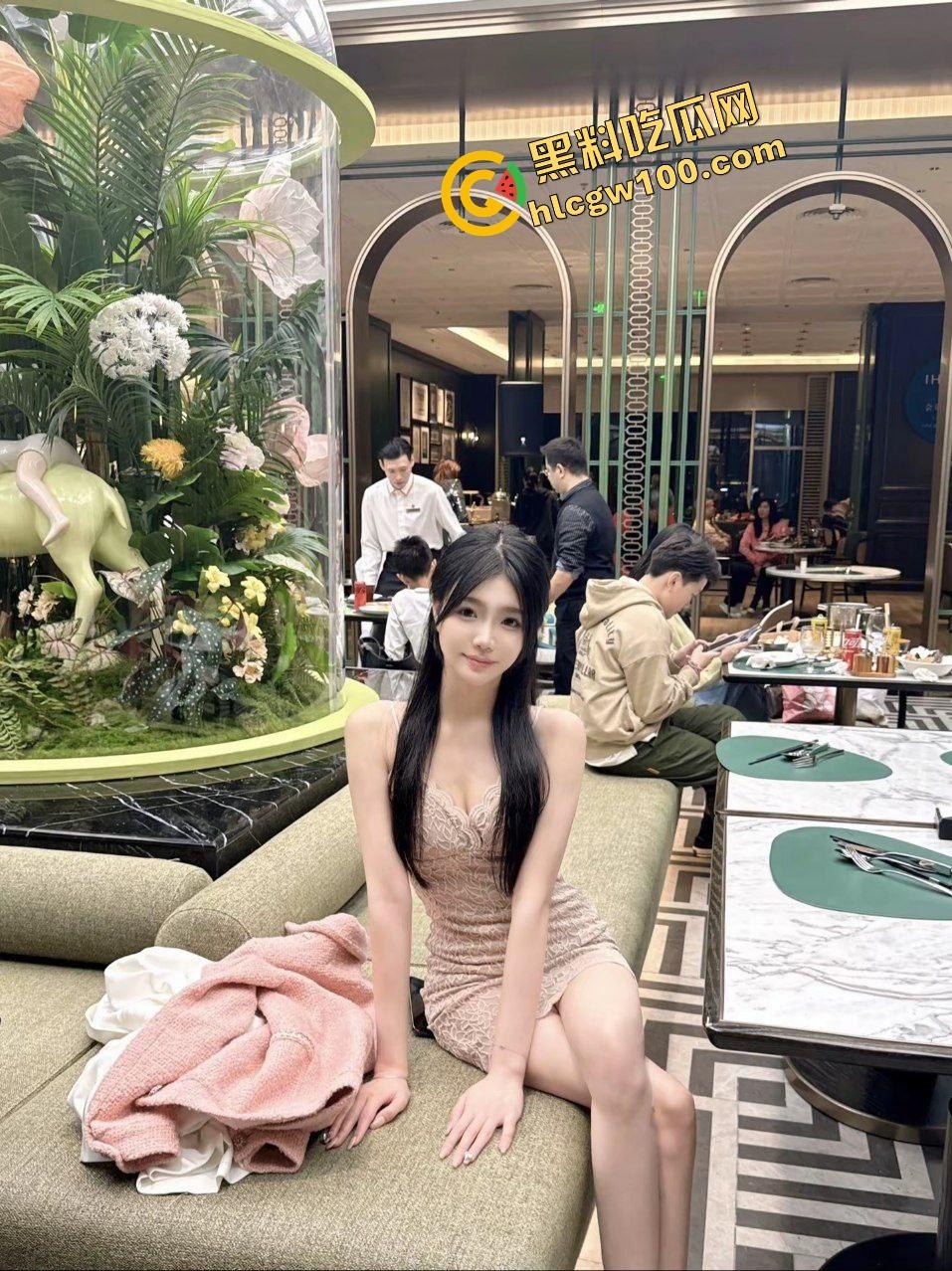 抖音风骚长腿模特御姐反差婊【深藏】白丝诱惑调情口交,性感炮台爆操晃奶淫叫娇喘!原创独家曝光流出!-3