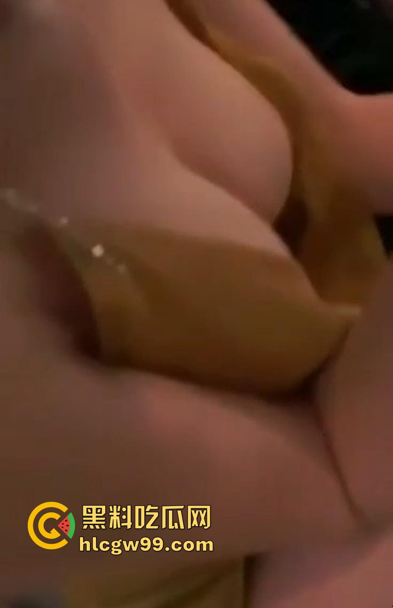 什么地方让你忘掉烦恼?酒不醉人自醉,聊天还能顺便射在大腿上,掏胸给你看还不报警,真是致富的终极动力!-2