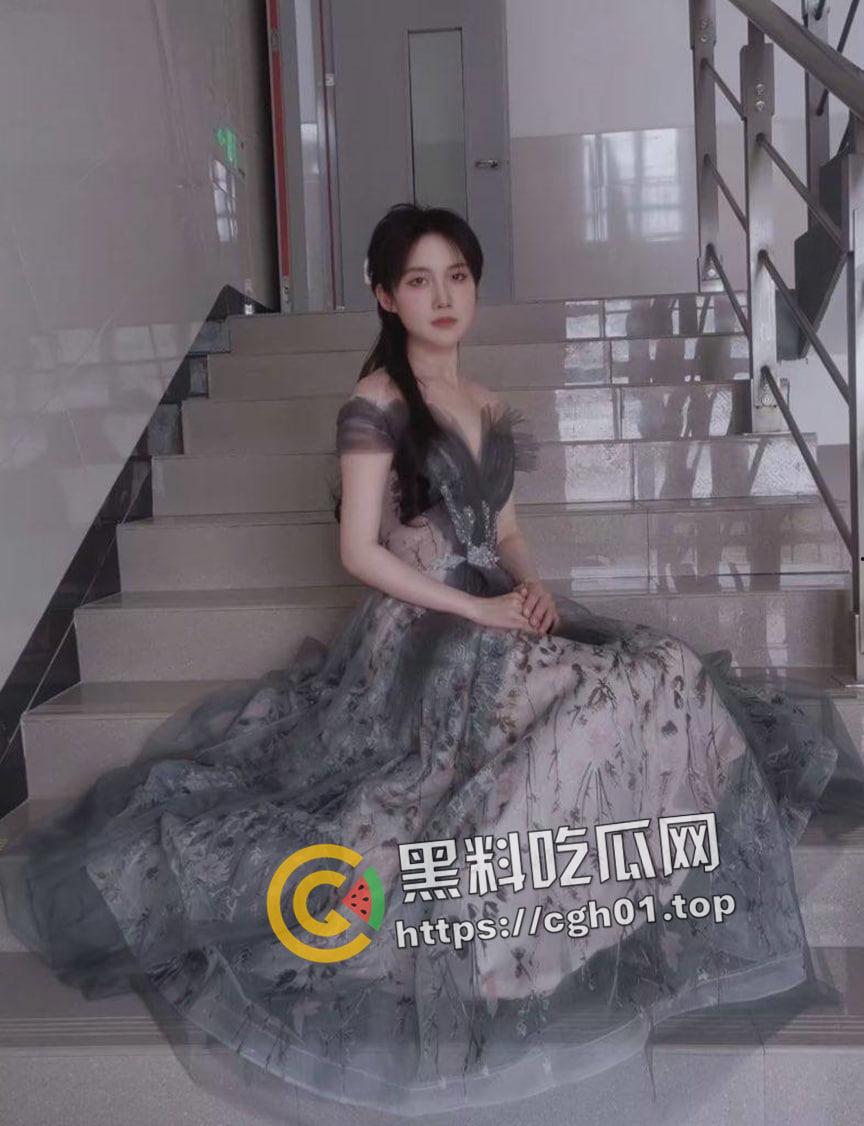 女大学生媚黑婊 子宫纹上黑色Q 此生只被黑人草 参加尼哥淫趴视频呗流出-4