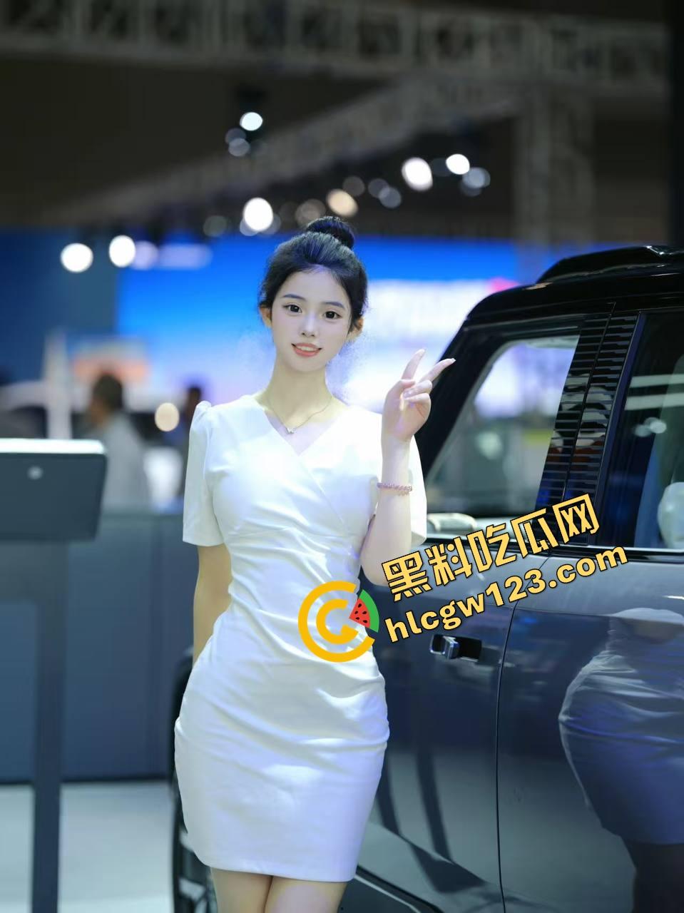 反差大到裂缝,极品身材福利姬被富豪调教成金丝雀,黑丝诱惑做爱流出,背后还有更疯的剧本?-4