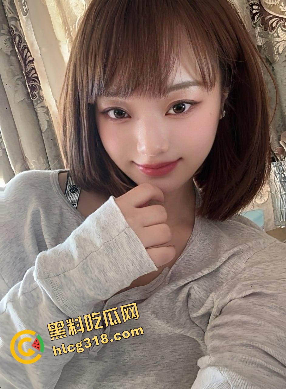 厨房忍不住操老婆,直接在厨房台子上舔骚逼吸奶子,小手指插穴玩到高潮,家里哪都能干!-4