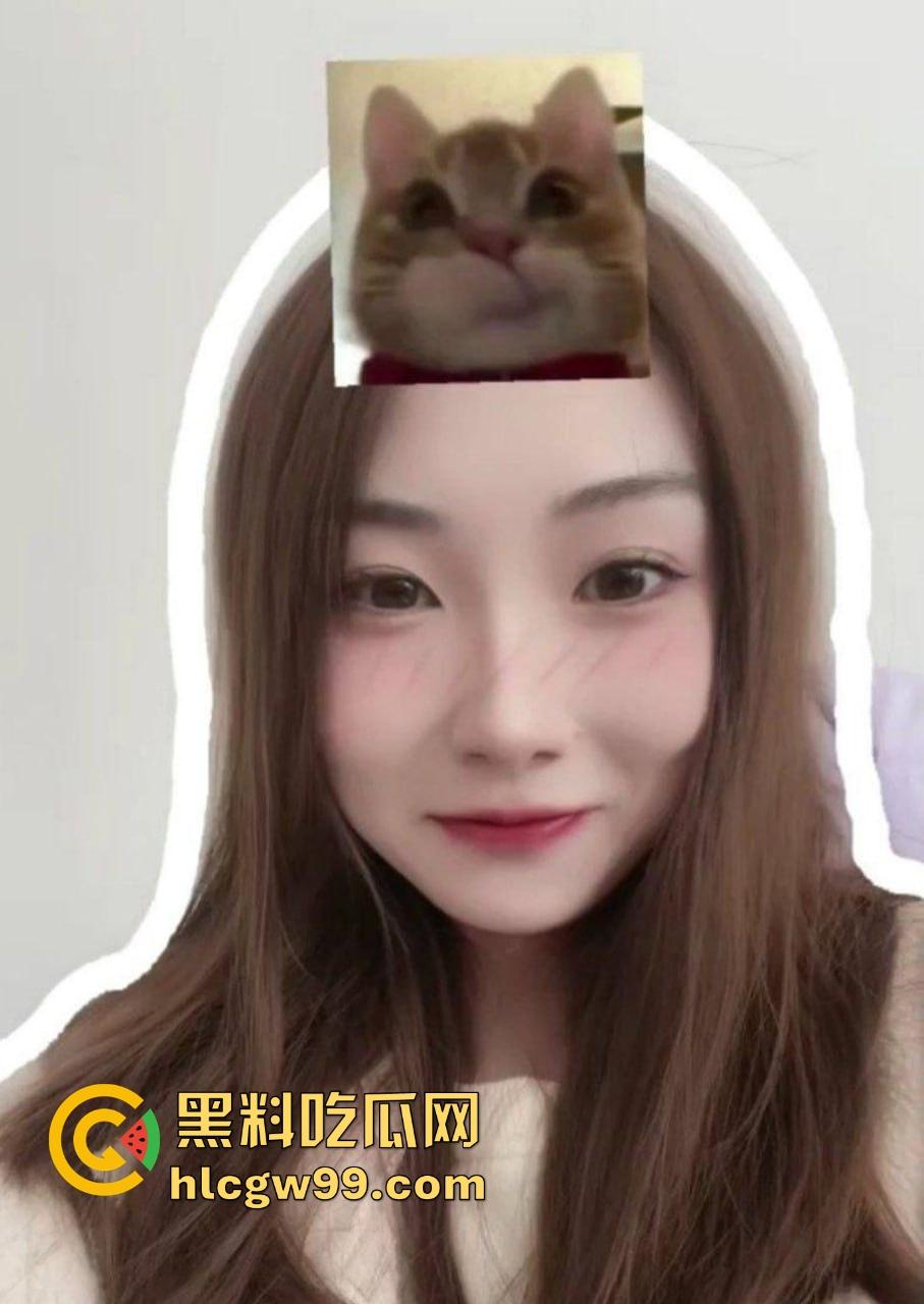 大连师范学院【吴美芳】清纯惹人怜,校内无数人的理想初恋,露脸裸聊视频遭曝光流出!-1