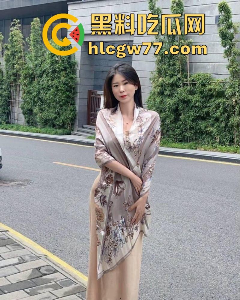 高校女校长勾引学生 私拍小视频被家长群曝光 被学生当母狗狠狠乱操 反差感直接拉满!-2