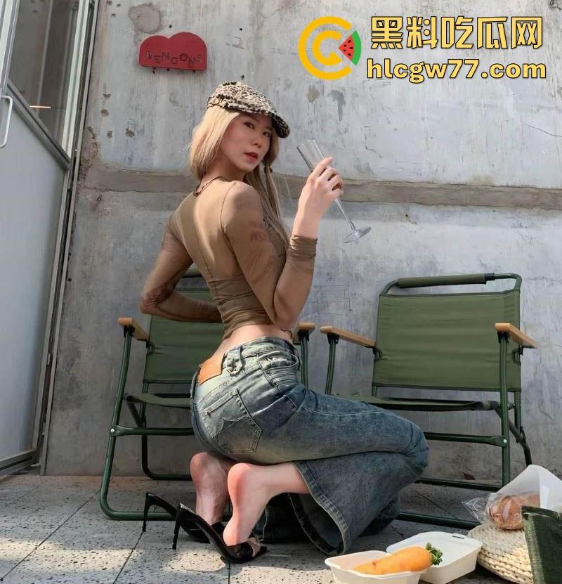 高校女校长勾引学生 私拍小视频被家长群曝光 被学生当母狗狠狠乱操 反差感直接拉满!-3