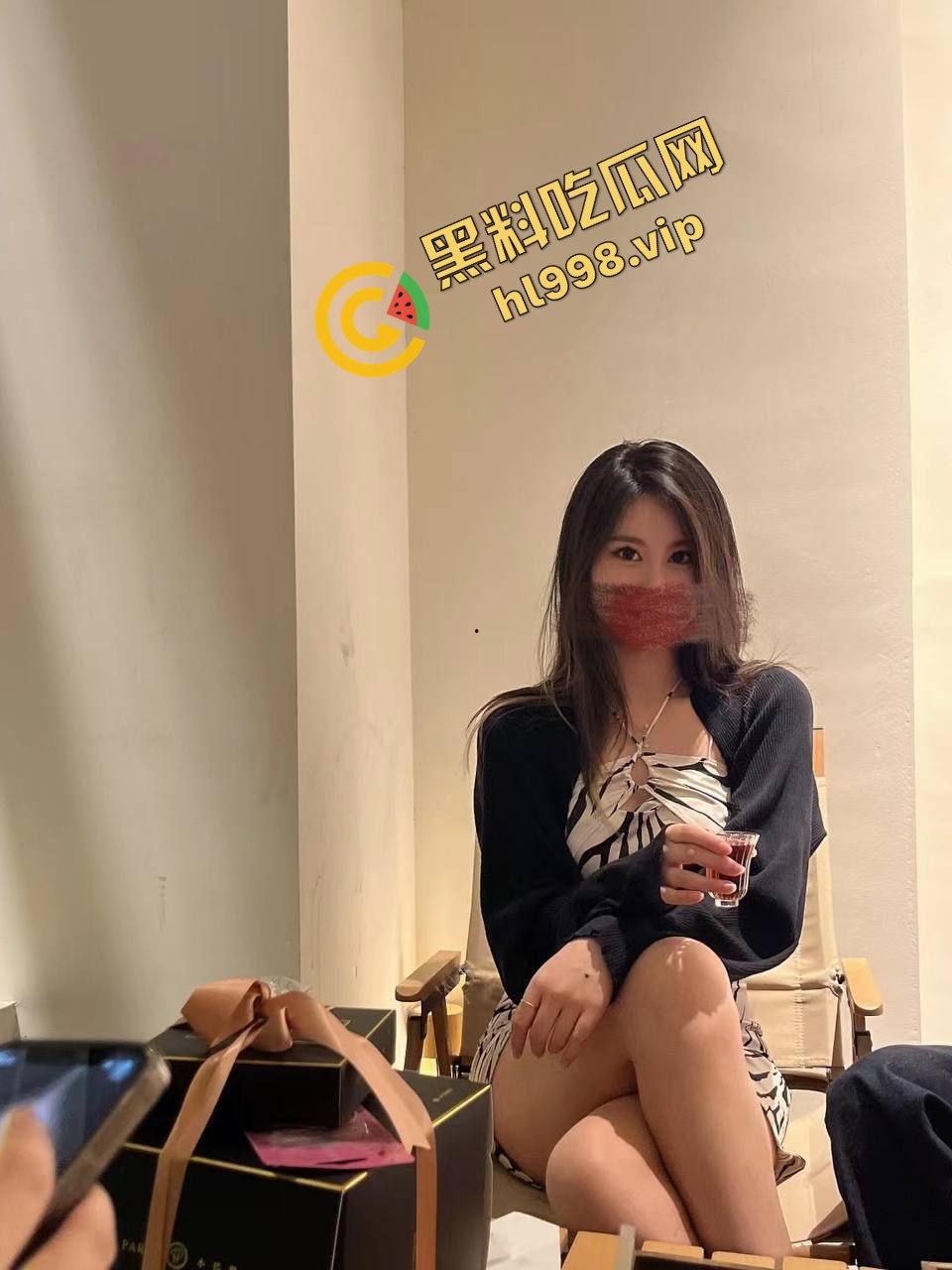 抖音风韵犹存少妇『zhuzhu』结婚前约炮大哥 最后找老实人嫁了 贱逼就该曝光 独家流出!-5