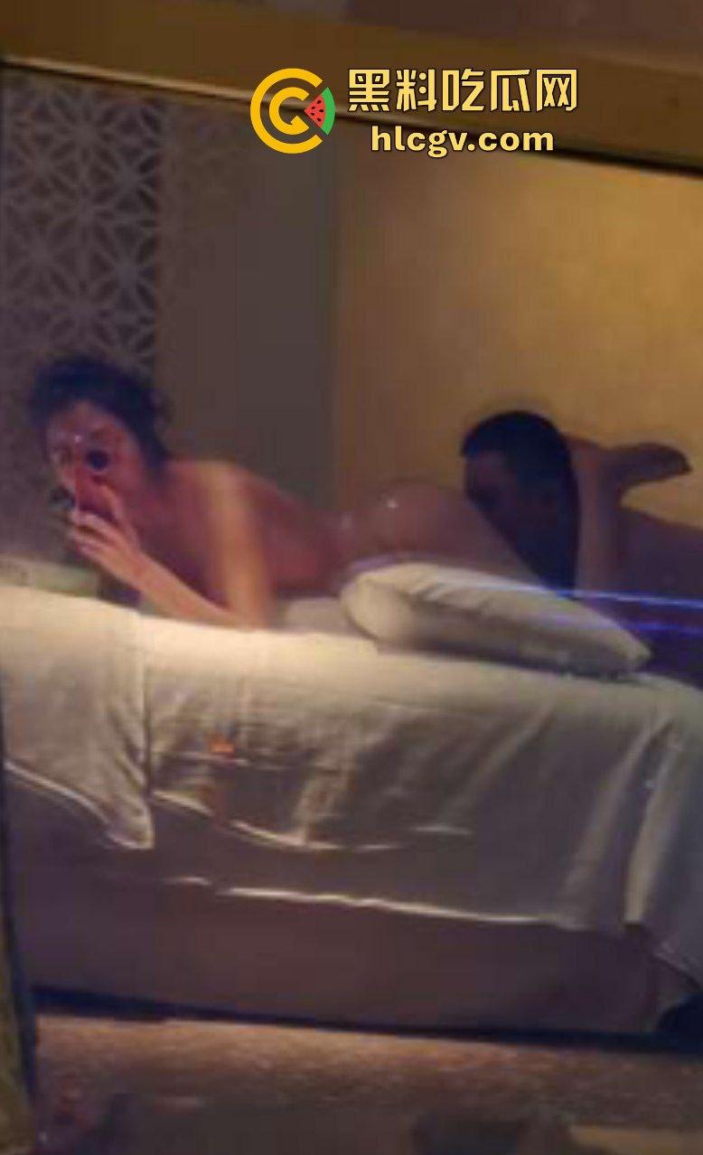 瓜友爆料济南骚人妻【范纯熙】偷吃!老公出差,她急喊人上门草骚逼,一天不日就难受!-21