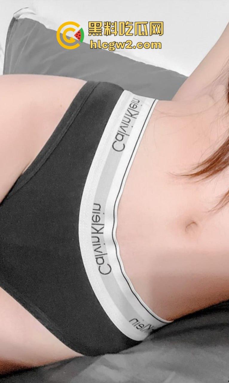 台湾骚鸡【TWIN】优雅酥胸反差婊搞到高潮脚趾折起来 还带闺蜜玩3P玩到飞起!-21