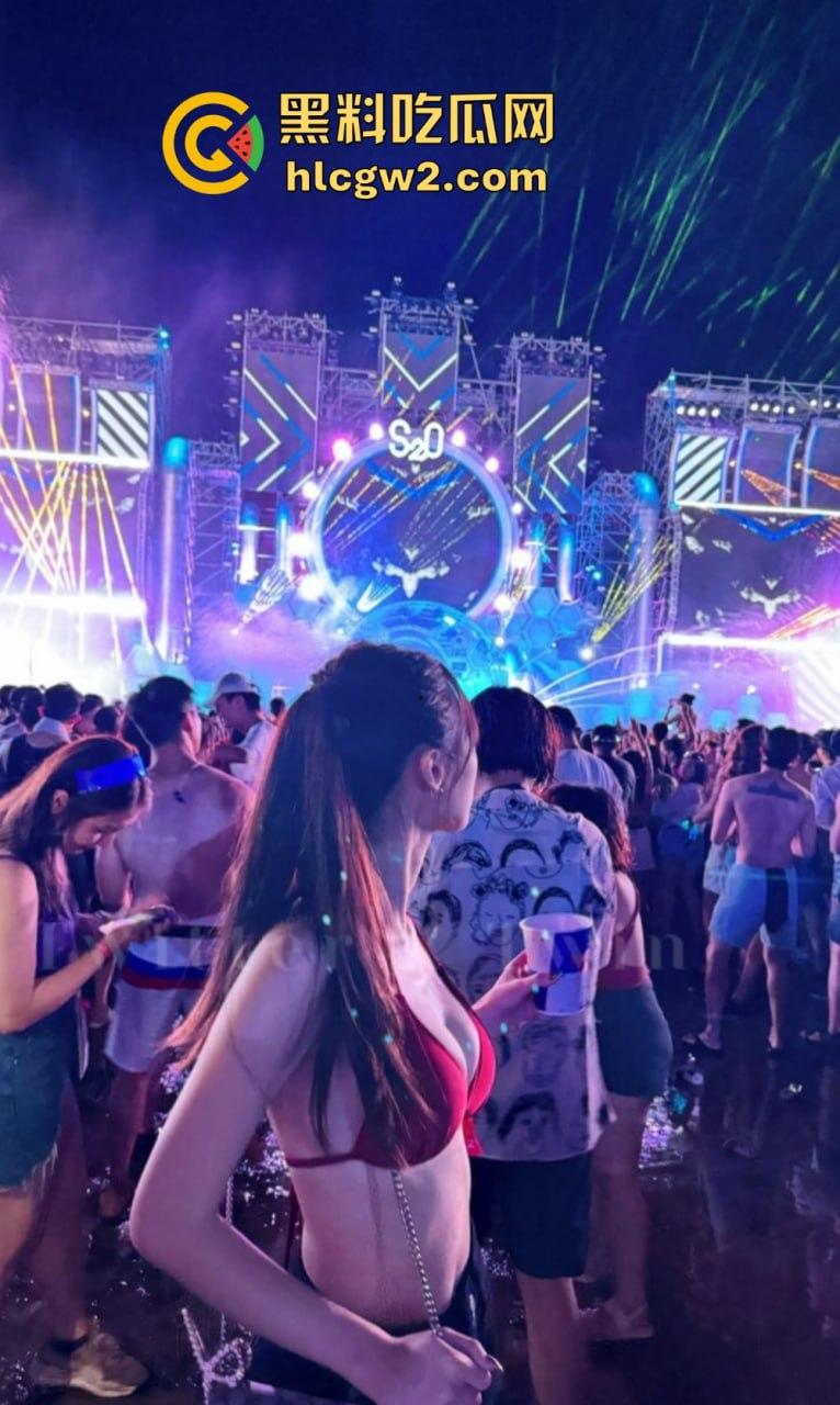 台湾骚鸡【TWIN】优雅酥胸反差婊搞到高潮脚趾折起来 还带闺蜜玩3P玩到飞起!-24