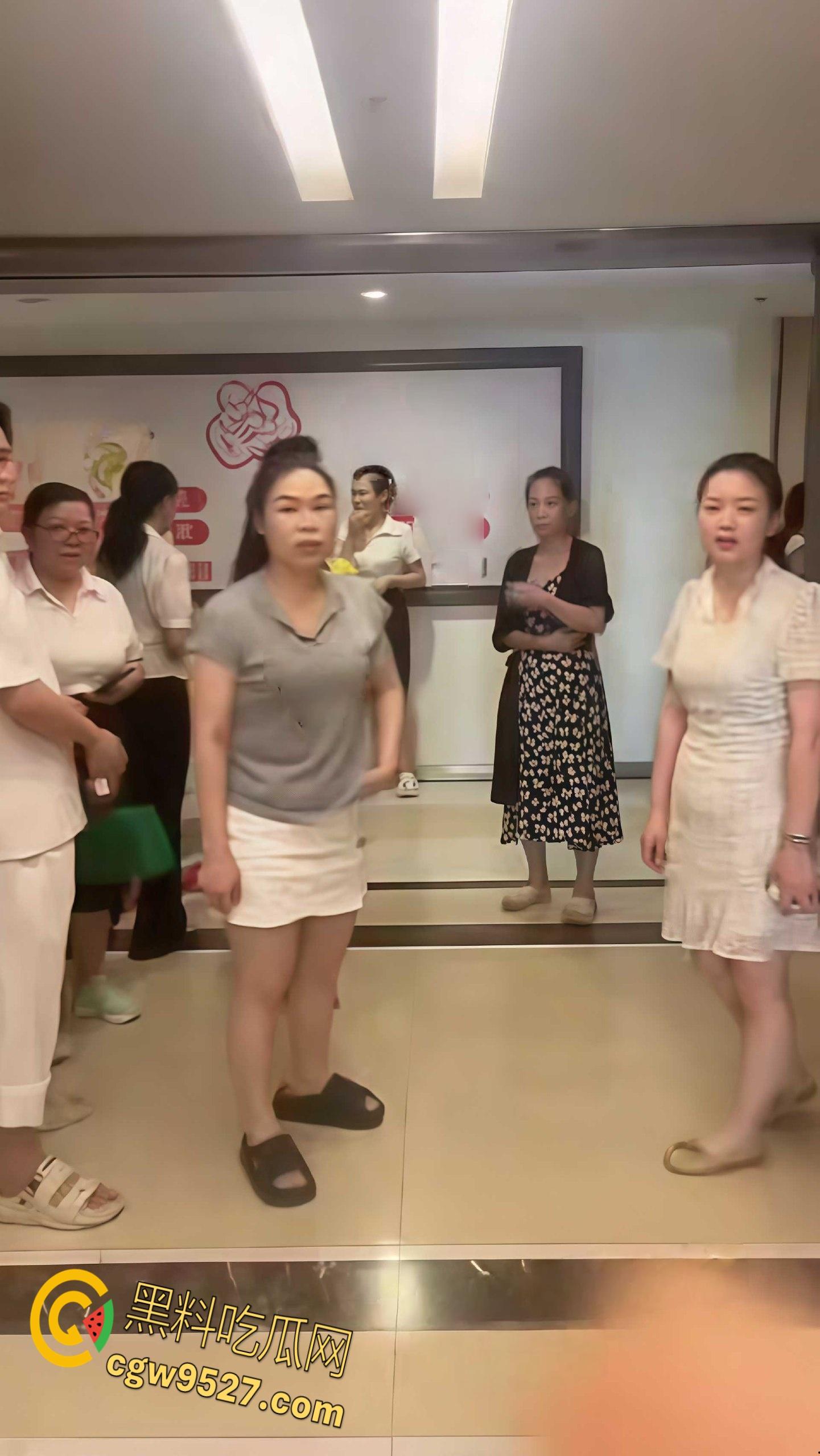 湖南某母婴培训机构,押金纠纷多人围堵事件,学员丈夫怒斥黑心机构,欺诈消费者权益!-4