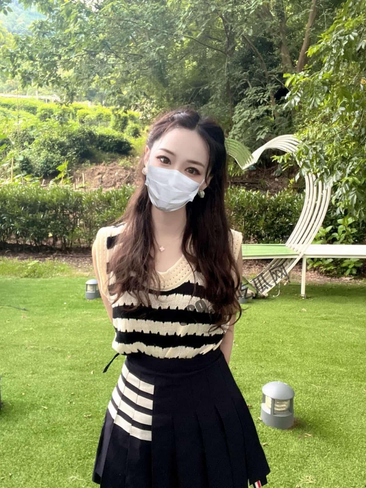 ❤️绿帽小娇妻❤️新婚娇妻 白天是做平面模特的女神 晚上是绿帽老公和单男眼中的小母狗-1