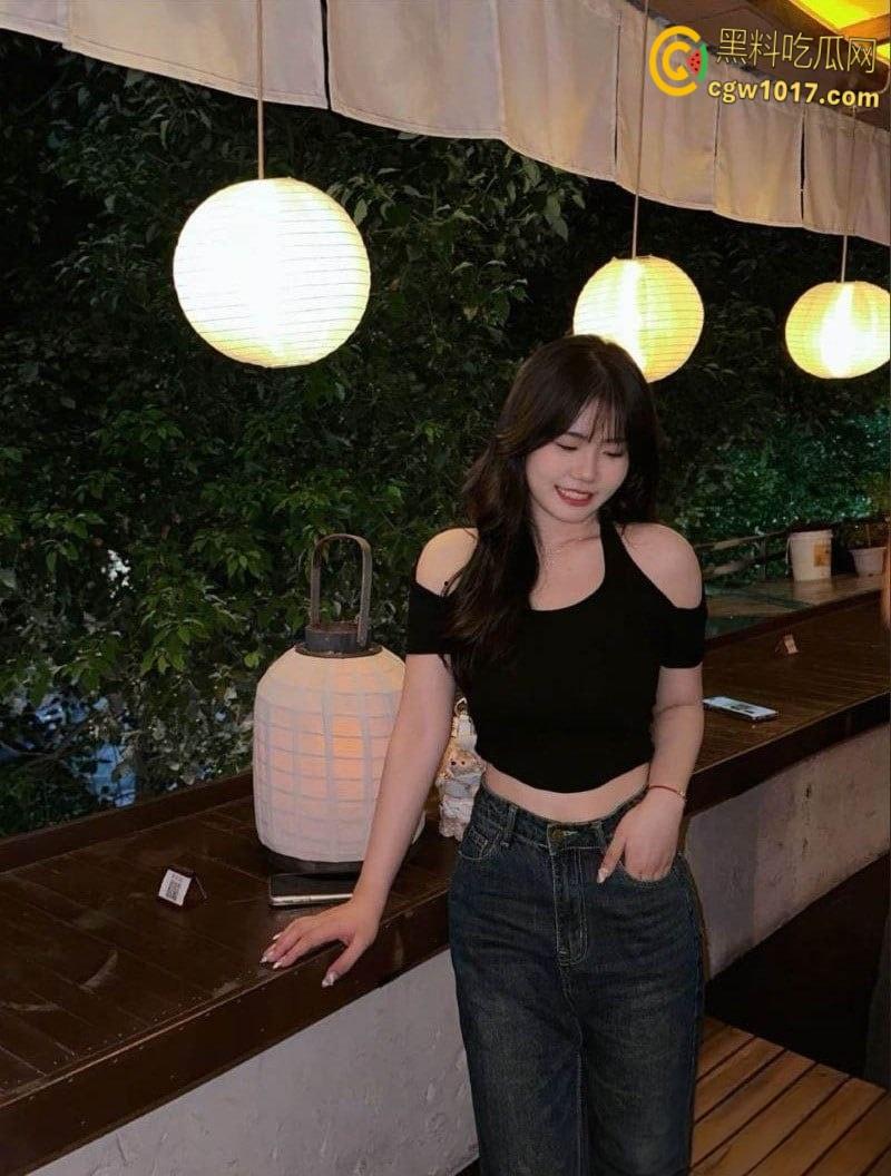 海南大学礼仪队队员【赵韩雨】被男友床上调教,翘臀被后入喷汁内射,私密视频泄露欲火狂欢!-3