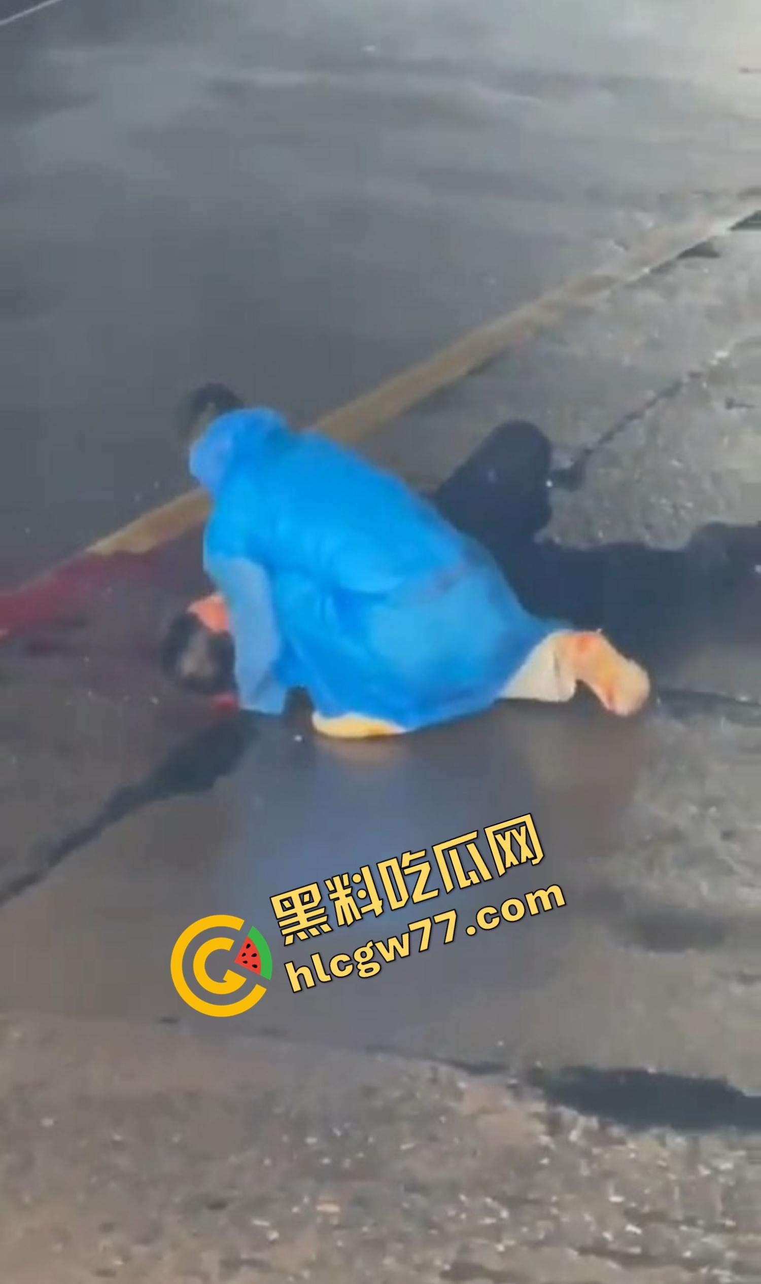 浙江台州街头突发枪击。毒贩持真枪当街开火,出租车司机中弹身亡娃也遭殃,这年头还能让警察叔叔吃花生米?-19