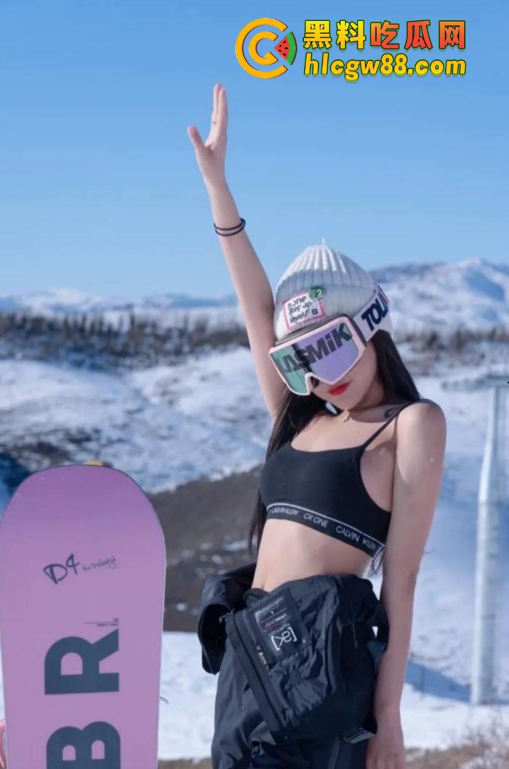 骑行媛已成历史,滑雪媛2025年全面上线,云顶滑雪场美女云集,白天滑雪,晚上开房身上滑!-13