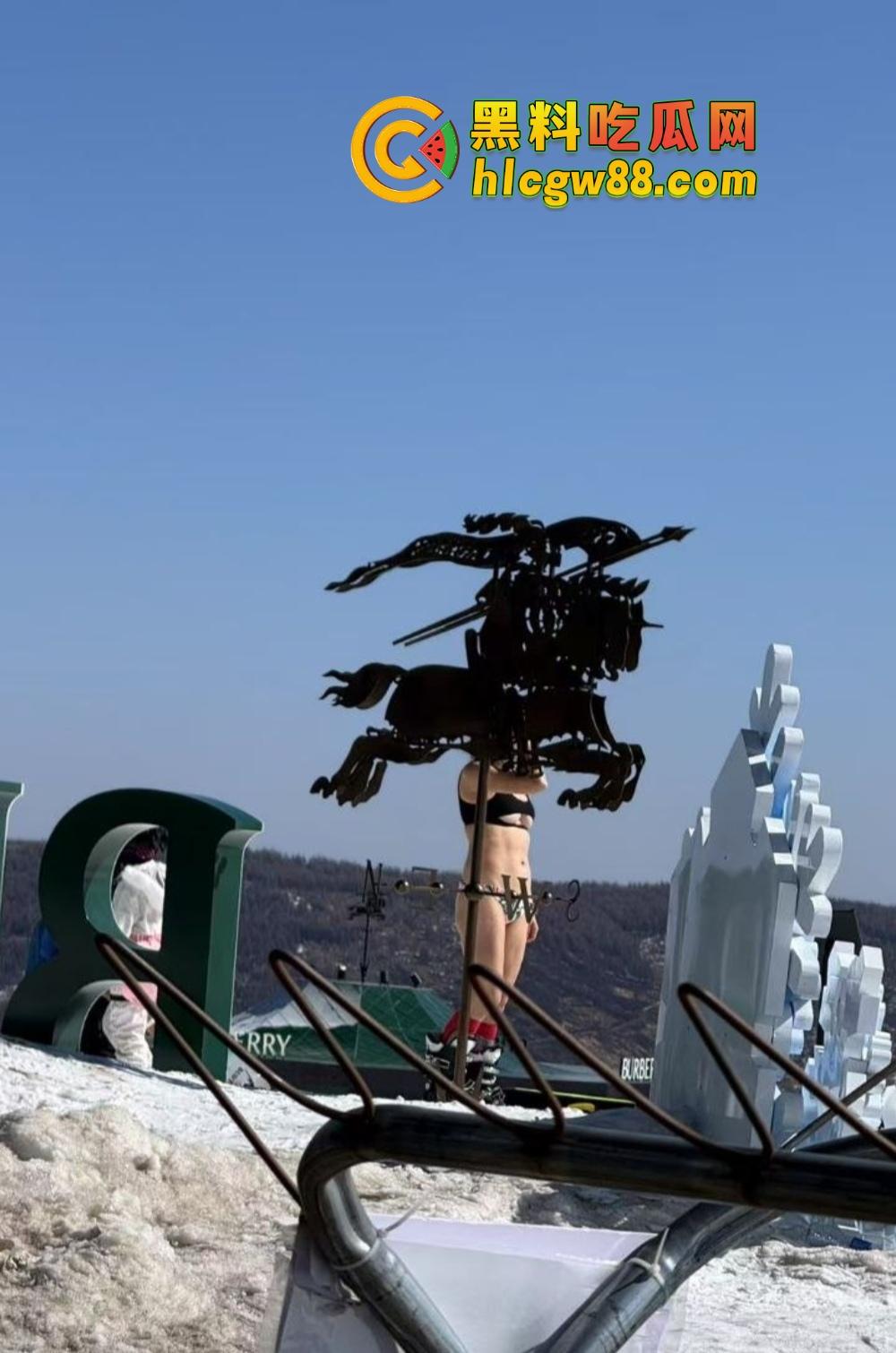 骑行媛已成历史,滑雪媛2025年全面上线,云顶滑雪场美女云集,白天滑雪,晚上开房身上滑!-19