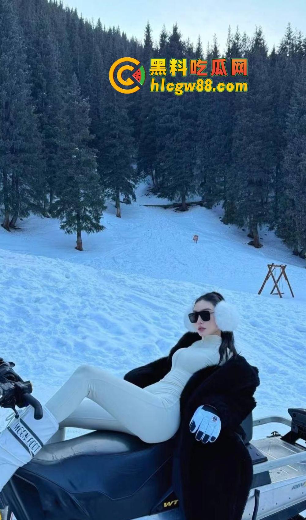 骑行媛已成历史,滑雪媛2025年全面上线,云顶滑雪场美女云集,白天滑雪,晚上开房身上滑!-27