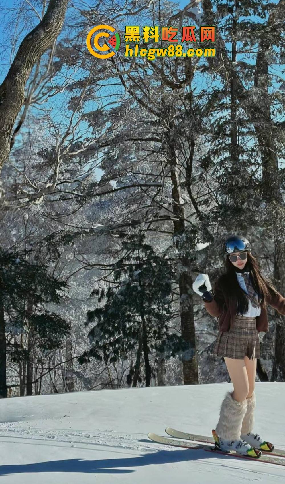 骑行媛已成历史,滑雪媛2025年全面上线,云顶滑雪场美女云集,白天滑雪,晚上开房身上滑!-28