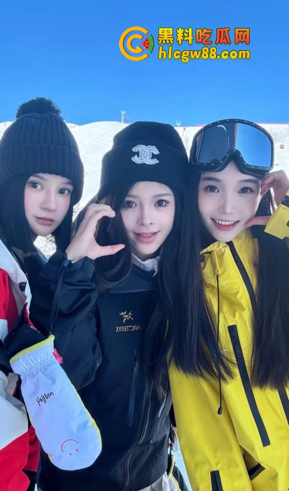 骑行媛已成历史,滑雪媛2025年全面上线,云顶滑雪场美女云集,白天滑雪,晚上开房身上滑!-32