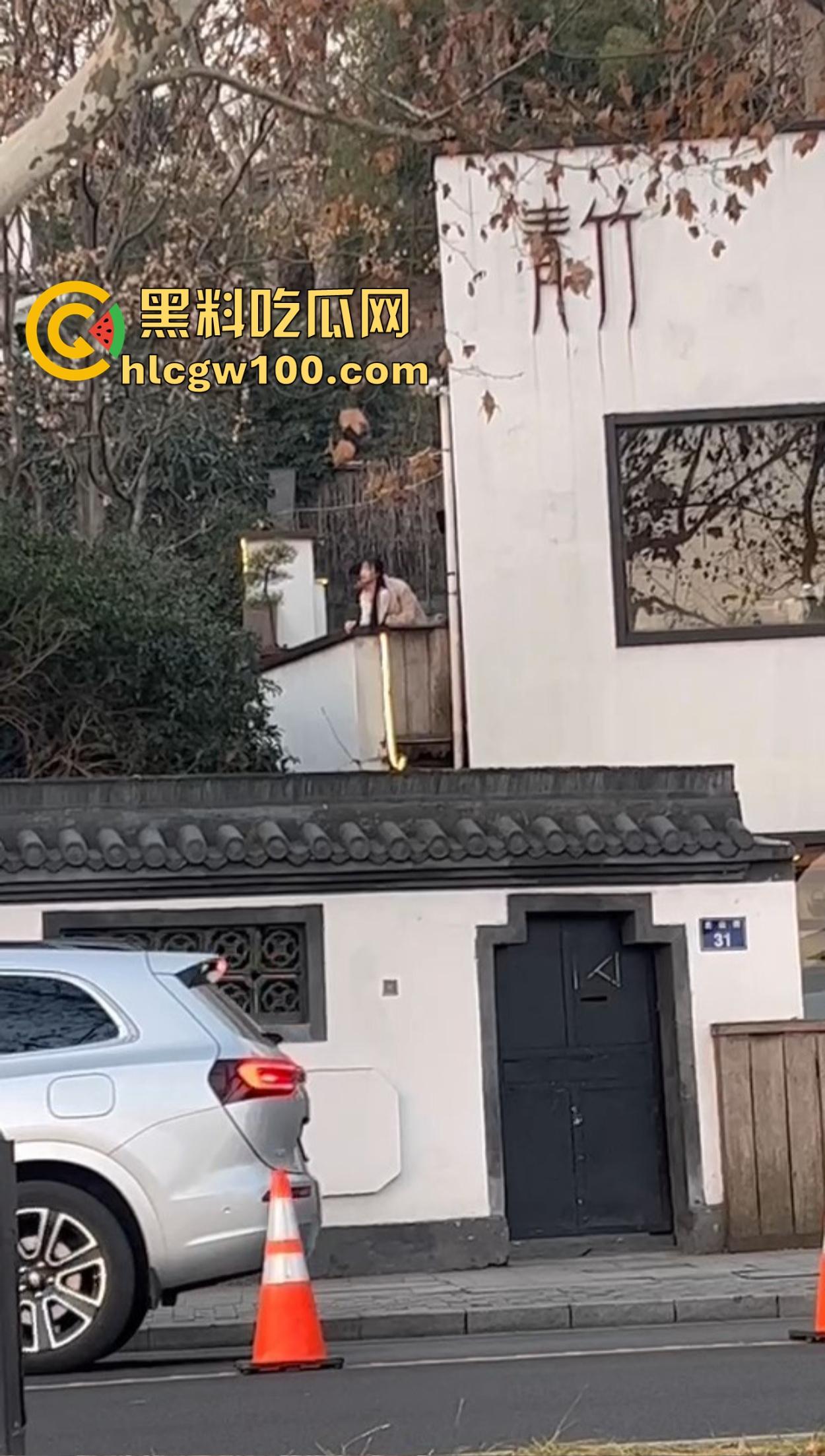 杭州西湖春宫现场直播,断桥残雪变断桥淫雪,光天化日肏大逼现世,这DO法也太野了吧!-7