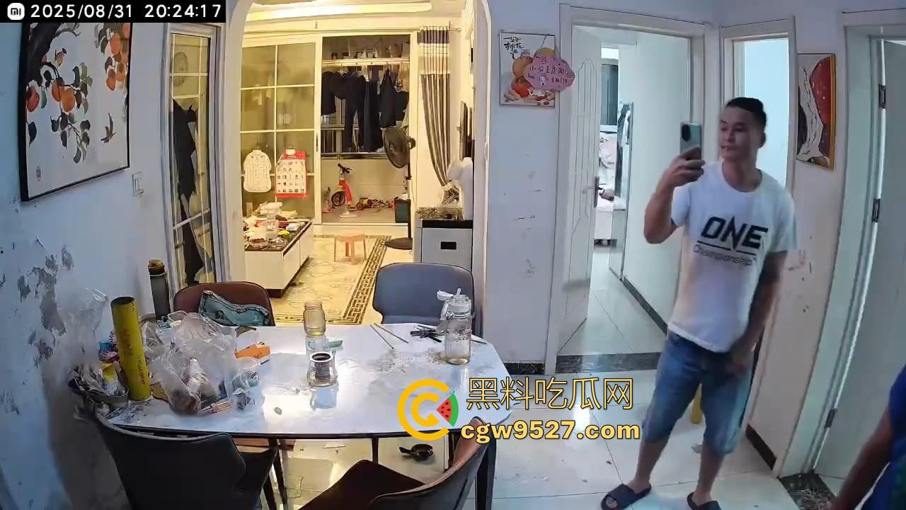 实话说娶到这样的老婆真是三生有幸，一生气怒砸东西发泄，真是苦了孩子了，不过为什么不阻止一下！-5