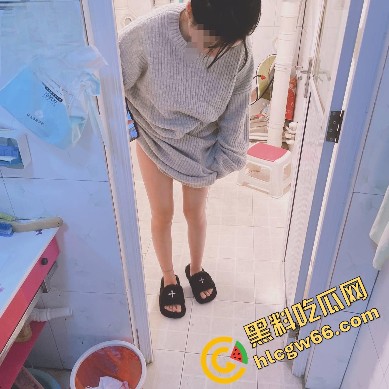 海角28岁教师姐姐淫路曝光!弟弟苦追终操大屁股姐,半推半就插进去,三年性瘾喷发射满臀!-41