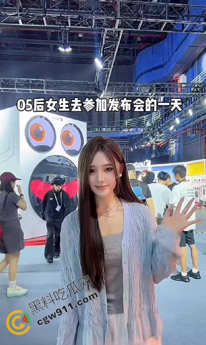 变形记富二代男主【黄润秋】淫乱私生活被女友【孟可佳】曝光!恋爱期间出轨酒吧当众接吻,性爱视频传遍全网!-10