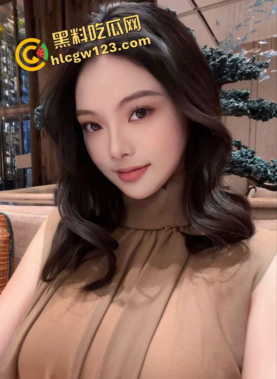 群友爆料前女友【宋蒨】JK黑丝公交车,02年小骚货不上班专靠男人养,两年感情换一顶绿帽!-3