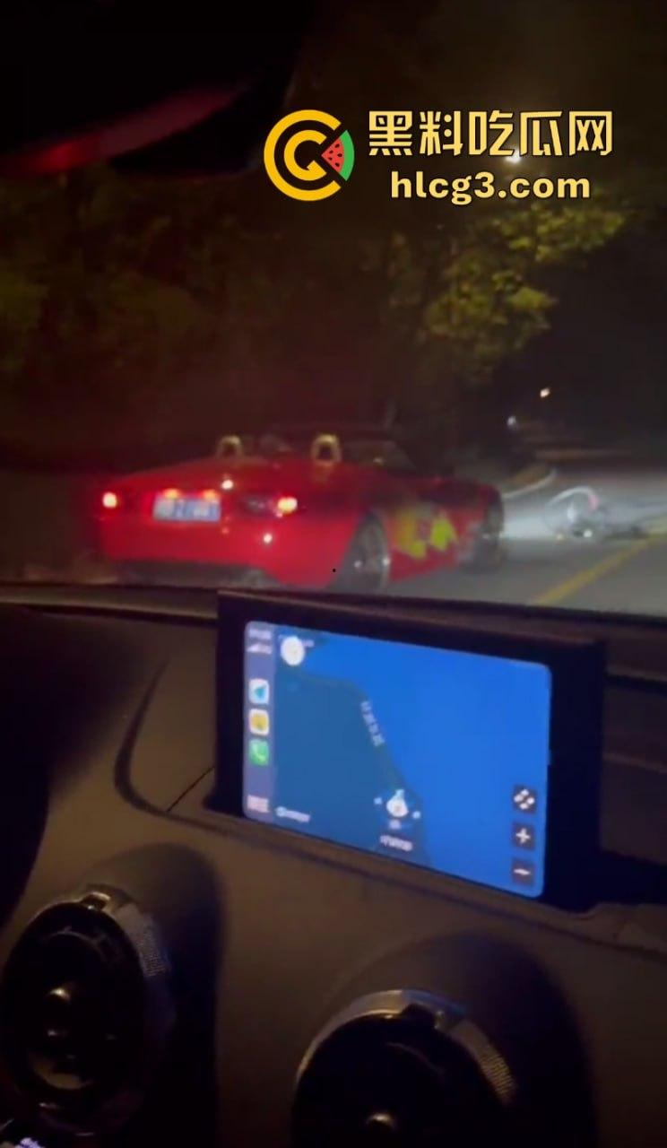 起飞失败!公路怎能当赛道!宁波东钱湖一骑行者被跑车撞飞!-7