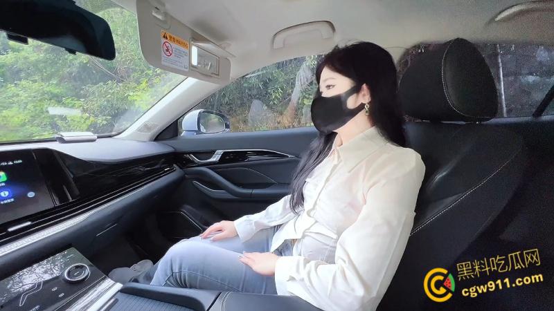 带同事老婆户外车震,高颜值气质御姐,翘臀红丝低头口交,打开车门后入猛操,无套内射白虎粉穴 !-1